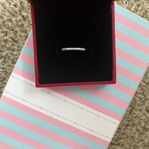 Mini Circle ring- 18k white gold